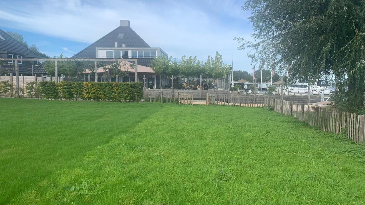 'T Paviljoenhus Bij Sneekermeer Offingawier Exterior photo